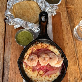 BIEN TRUCHA Geneva - QUESO FUNDIDO DE CAMARON - Mexican Near Me - Geneva, Illinois BIEN TRUCHA Geneva - QUESO FUNDIDO DE CAMARON - Mexican Near Me - Geneva, Illinois