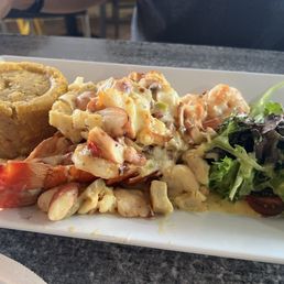 Langosta rellena de marisco y mofongo! Langosta rellena de marisco y mofongo!
