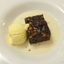 Hotel Rural Victoria - Usual brownie with icecream,  souc is nice but i would advise to try somethings different