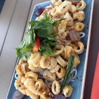Japengo - Curry dusted calamari (again, not enough flavor) - Asian Fusion Near Me - Lahaina, Hawaii