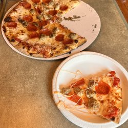 Shunock River Brewery and Village Cafe - Yummy pizza