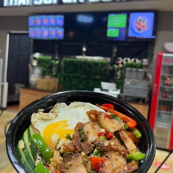 Thai Super Bowl - Pad kapow with crispy pork - Thai Near Me - Orlando, Florida Thai Super Bowl - Pad kapow with crispy pork - Thai Near Me - Orlando, Florida