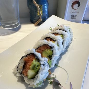 Seabutter - Spicy Tuna Cut Roll. If you don't specify "rice on the outside" you won't get it like that. - Japanese Near Me - Westlake Village, California Seabutter - Spicy Tuna Cut Roll. If you don't specify "rice on the outside" you won't get it like that. - Japanese Near Me - Westlake Village, California