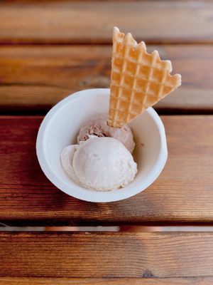 Jeni's Splendid Ice Creams by null