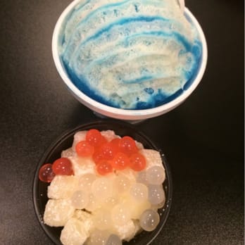 Snowflakes - Shaved ice with a separate cup for toppings to fill with your heart's content - Shaved Ice Near Me - Artesia, California Snowflakes - Shaved ice with a separate cup for toppings to fill with your heart's content - Shaved Ice Near Me - Artesia, California