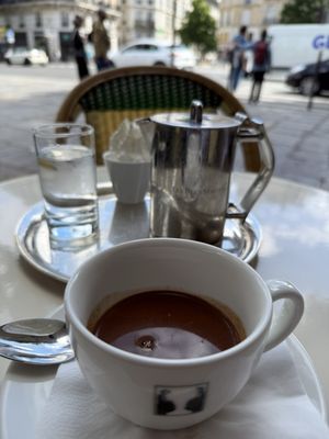 Les Deux Magots by null