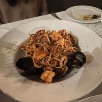 Divino - Linguine Ai Frutti Di Mare - Italian Near Me - Los Angeles, California