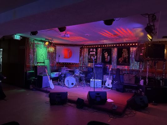 Darrell's Tavern by null