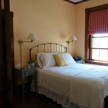 The Colony House - Charlotte Whitcomb Room w/private bath - Bed & Breakfast Near Me - Keene, New Hampshire The Colony House - Charlotte Whitcomb Room w/private bath - Bed & Breakfast Near Me - Keene, New Hampshire
