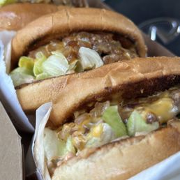 (3) Cheeseburger with Grilled Onions, No Tomatoes (3) Cheeseburger with Grilled Onions, No Tomatoes
