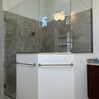 Pierce Lindsey Glass - 3/8" frameless enclosure installed By Pierce Lindsey Glass - Glass & Mirrors Near Me Pierce Lindsey Glass - 3/8" frameless enclosure installed By Pierce Lindsey Glass - Glass & Mirrors Near Me