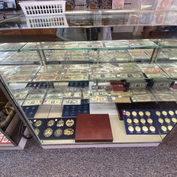 Collector's World - Antiques Near Me - Midland, Michigan Collector's World - Antiques Near Me - Midland, Michigan