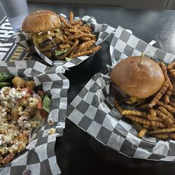 Bro Brgr Bar - Burgers and tater to nachos