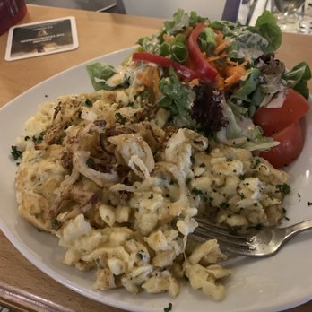 Stable Irish Pub - Käsespätzle haisgemacht mit Beilagensalat ( Nudelgerichte ) - Irish Pub Near Me - Konstanz, BW