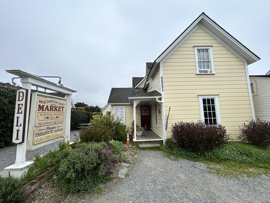 Mendocino Market by null