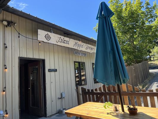 Island Hoppin Brewery by null
