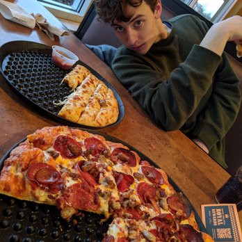 Round Table Pizza - Ultimate meat pizza and their cheesy bread - Pizza Near Me - Bellingham, Washington