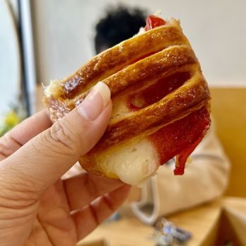 Amor Cafe & Pastry - Bakeries Near Me - Centreville, Virginia