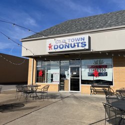Old Town Donuts - Outside entrance