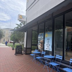 Beach Bagels & Subs - Exterior of Building