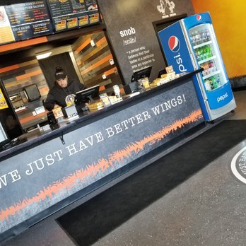 Wing Snob - Inside - Chicken Wings Near Me - Southfield, Michigan