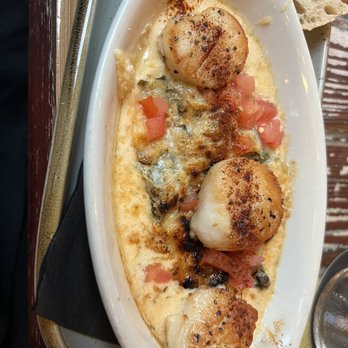 Common Restaurant  - Scallops Appetizer - Cocktail Bars Near Me - Savannah, Georgia