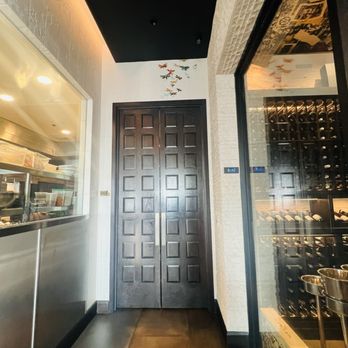LSXO - Entrance - Vietnamese Near Me - Huntington Beach, California LSXO - Entrance - Vietnamese Near Me - Huntington Beach, California