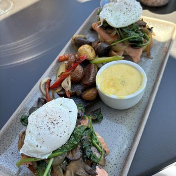 HarborView Bistro & Bar - Breakfast & Brunch Near Me - Fort Bragg, California HarborView Bistro & Bar - Breakfast & Brunch Near Me - Fort Bragg, California