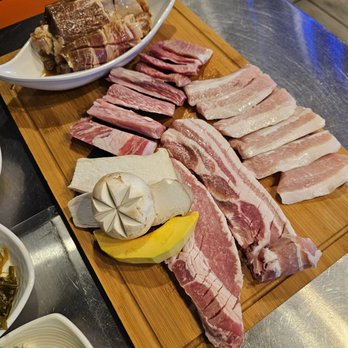 Ham Ji Bak Korean BBQ - 함지박 돼지갈비 BBQ - Pork combo w/ pork jowl - Korean Near Me - Carrollton, Texas