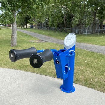 Milwaukee Trail North Park - Squat machine - Playgrounds Near Me - Fargo, North Dakota
