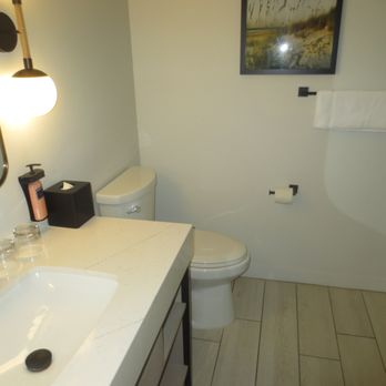 The Pell - Hotels Near Me - Middletown, Rhode Island