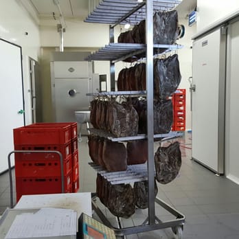 Tisner Speck - Meat Shops Near Me - Tisens, BZ