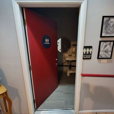 Distinction Gallery by null