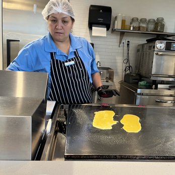 Element Chattanooga East - Complimentary breakfast (cook makes eggs and pancakes in front of you) - Hotels Near Me - Chattanooga, Tennessee