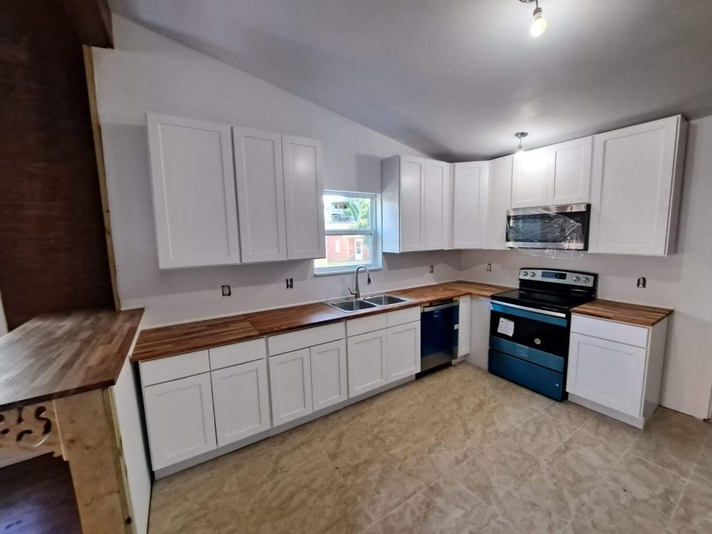 Slide of Hunter's Roofing & Construction