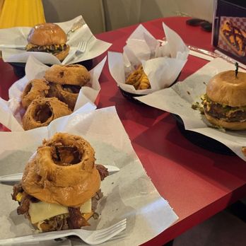 Pop Top Burgers - Big Bubba Wine Not Burger Chopped Jalapeno Burger Thick Onion Rings (Full) Curly Fries - Burgers Near Me - Webster, Texas Pop Top Burgers - Big Bubba Wine Not Burger Chopped Jalapeno Burger Thick Onion Rings (Full) Curly Fries - Burgers Near Me - Webster, Texas