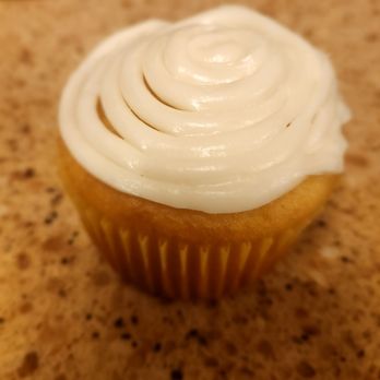 Makya's Kupcakes - Introducing Classic Vanilla - Indulge in the heavenly taste of our mouthwatering kupcake, baked to perfection. - Cupcakes Near Me Makya's Kupcakes - Introducing Classic Vanilla - Indulge in the heavenly taste of our mouthwatering kupcake, baked to perfection. - Cupcakes Near Me