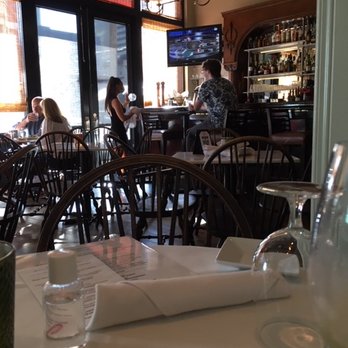 Dudley's on Short - my waitress at the bar - American Near Me - Lexington, Kentucky