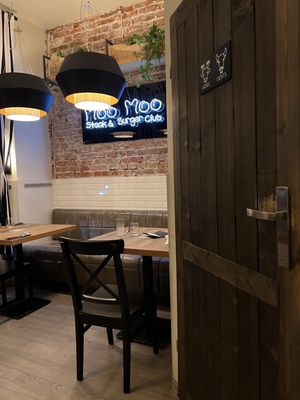 Moo Moo Steak & Burger Club by null
