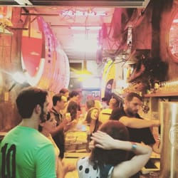 The Bar Surfshop - Esta foto aqui não precisa nem de legenda né? Bar no final das contas sempre será um Bar! Cerveja gelada e atendimento com a pegada do Surf.