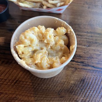 Apocalypse BBQ - Mac and cheese - Food Trucks Near Me - Miami, Florida