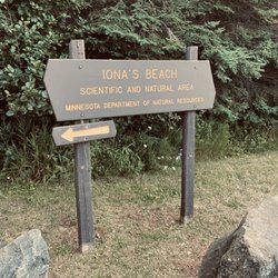 Iona's Beach SNA - Entrance sign