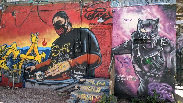 Art Alley by null