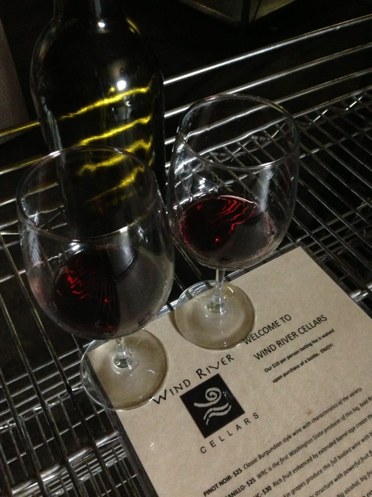 Wind River Cellars Logo