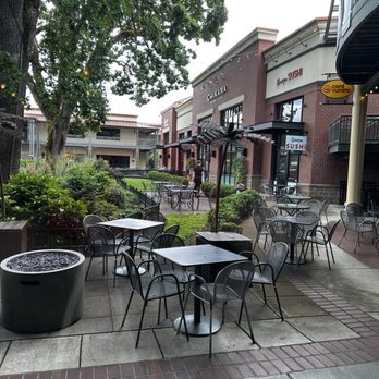 Johnny Ocean's Grille - Patio Dining - Caribbean Near Me - Eugene, Oregon