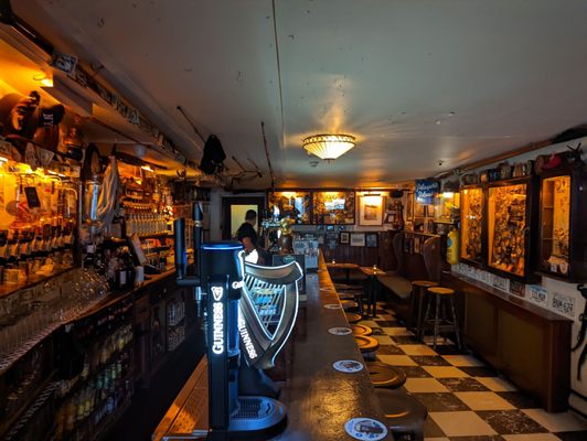 Sean's Bar by null