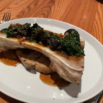 Monarque - Bone marrow and escargot - Brasseries Near Me - Montreal, Quebec