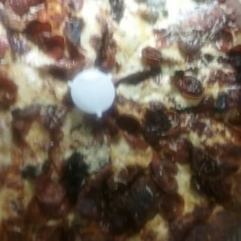Round Table Pizza - Burnt as f - Pizza Near Me - Arcata, California