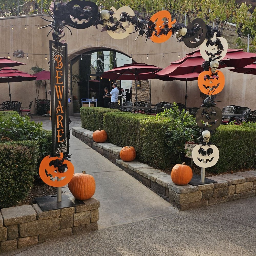 Oak Mountain Winery - Wineries Near Me - Temecula, California