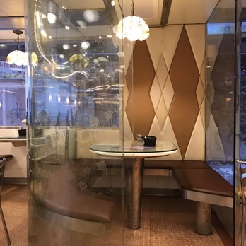 翠華餐廳 - Smoking room table - Hong Kong Style Cafe Near Me - Hong Kong, HK 翠華餐廳 - Smoking room table - Hong Kong Style Cafe Near Me - Hong Kong, HK